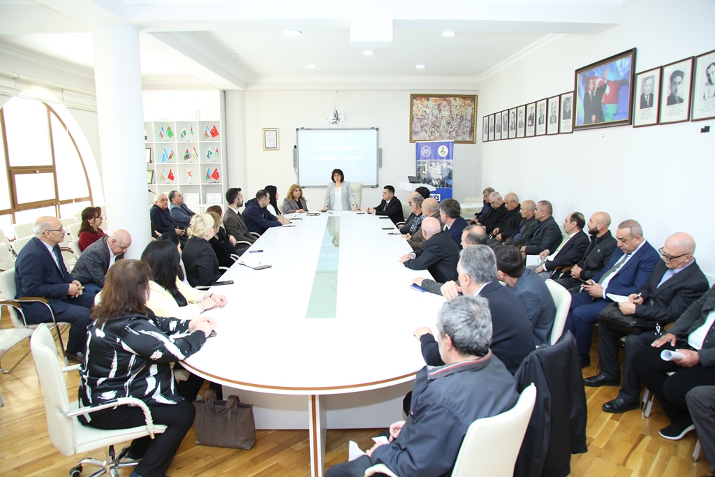 AMEA-da Ümumdünya Əməyin Mühafizəsi Gününə həsr olunmuş dəyirmi masa keçirilib