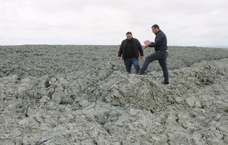 Yeni püskürmüş Bozdağ-Güzdək palçıq vulkanında tədqiqatlar aparılıb