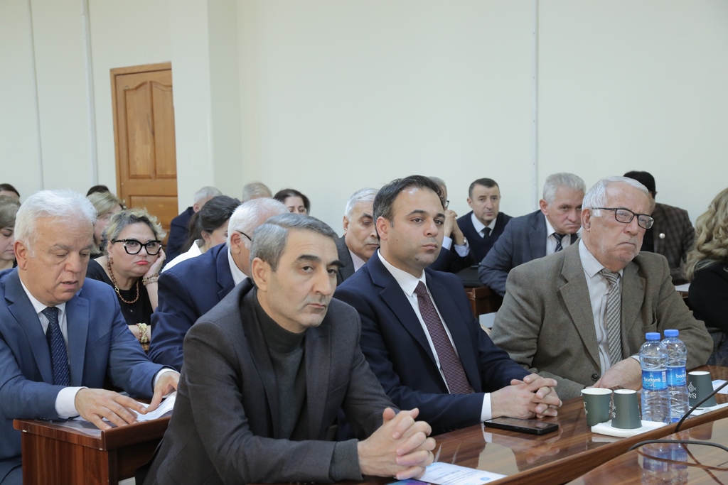 AMEA Folklor İnstitutu ilə BDU-nun Filologiya fakültəsi birgə elmi sessiya keçirib