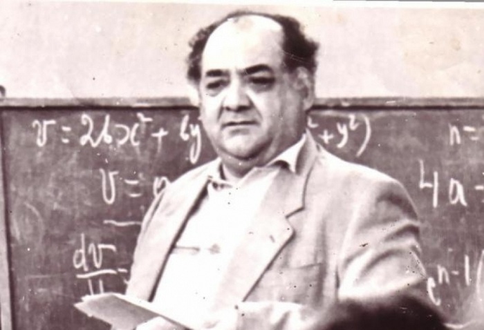 Akademik Azad Mirzəcanzadə tətbiqi mexanika və neft-mədən işləri üzrə bir sıra yeni istiqamətlərin banisidir