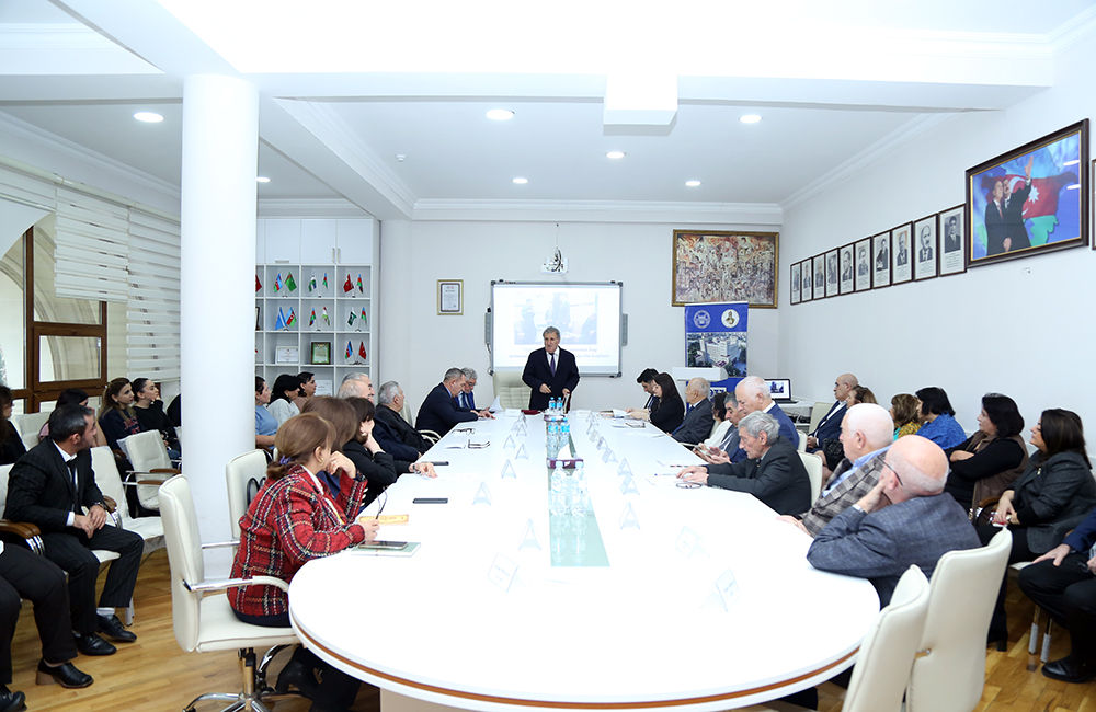 Ədəbiyyat İnstitutu 2025-ci ildəki elmi fəaliyyətinə dair hesabat verib