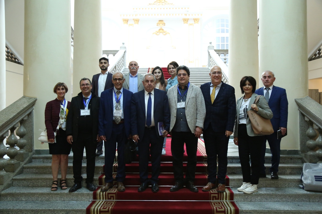 Academician Arif Hashimov met with a group of foreign scientists who visited to Azerbaijan