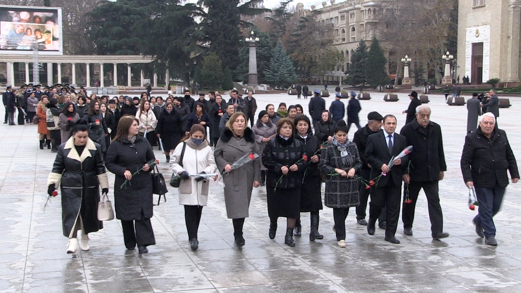 Gəncə Bölməsinin kollektivi Ulu Öndər Heydər Əliyevin xatirəsini yad edib