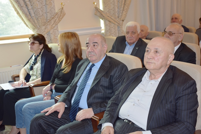 Geologiya İnstitutunda ümumrespublika elmi seminarı keçirilib