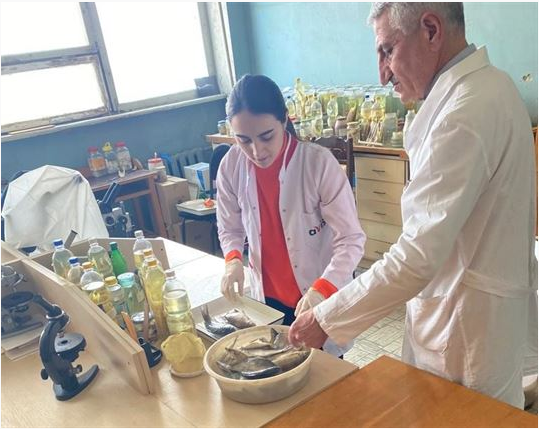 BDU-nun magistrantları Zoologiya İnstitutunda təcrübə keçirlər