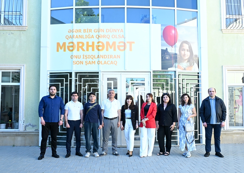 Kimya İnstitutunun kollektivi Uşaqların Beynəlxalq Müdafiəsi Günündə “Ümid Yeri”ni  ziyarət ediblər
