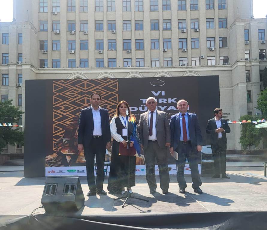 Folklorşünas alimlərin kitabları VI Türk Dünyası Ədəbiyyat və Kitab Festivalında təqdim olunub