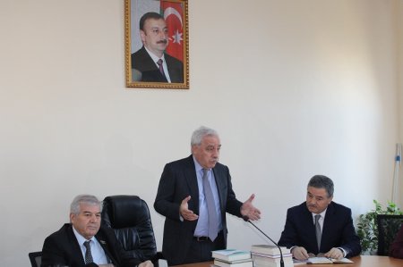 “Sabir Rüstəmxanlının yaradıcılığında tarixi yaddaş və milli təfəkkür məsələləri” mövzusunda konfrans keçirilib