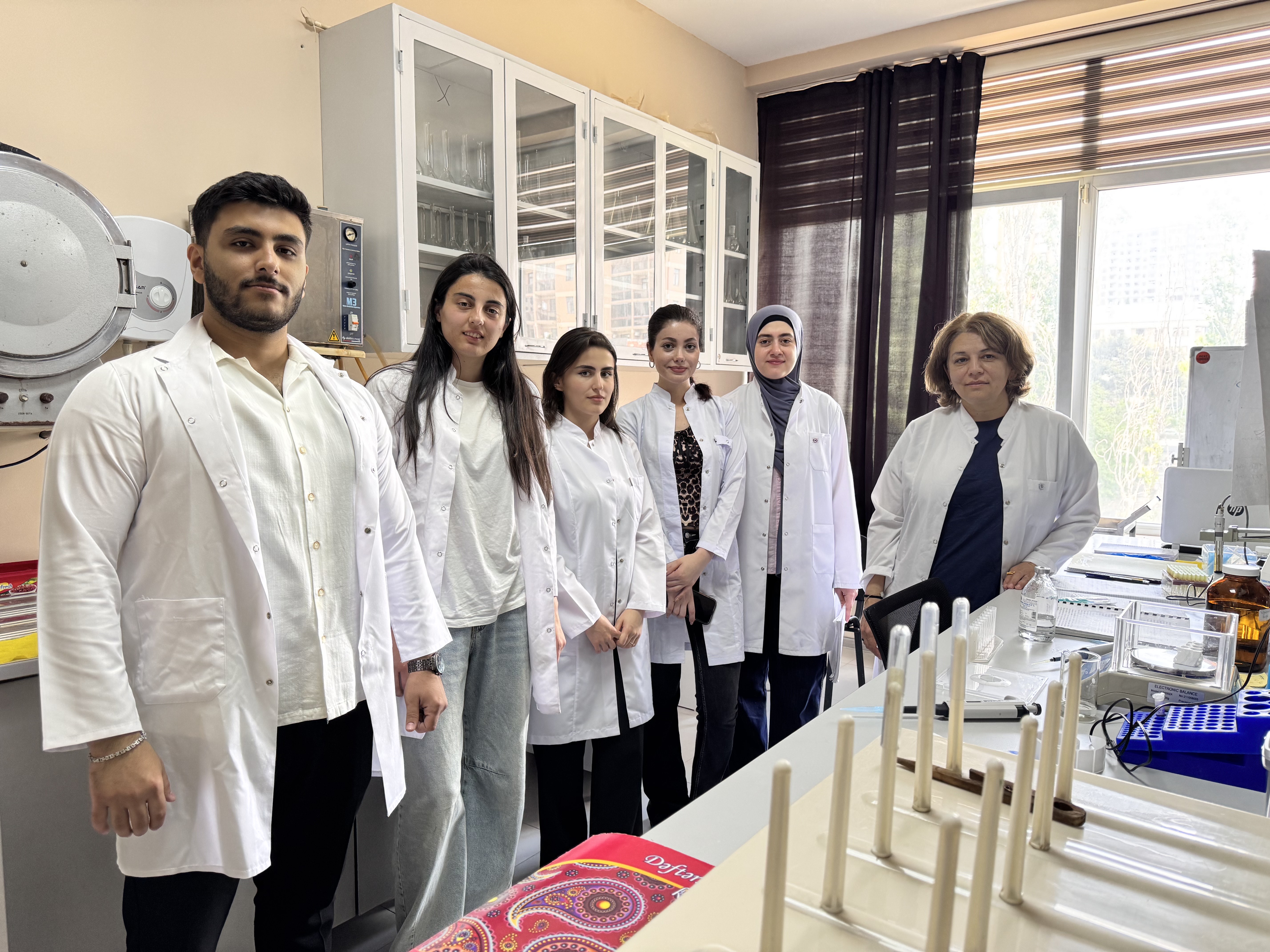 BDU-nun tələbələri Biofizika İnstitutunda olublar