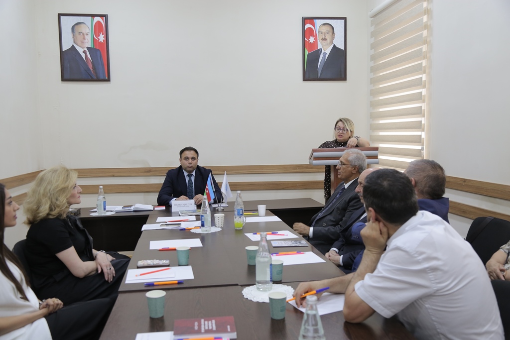 “Şəhərsalma və Memarlıq İli” çərçivəsində şəhər folklorunun tədqiqinin nəzəri və metodoloji əsasları müzakirə olunub