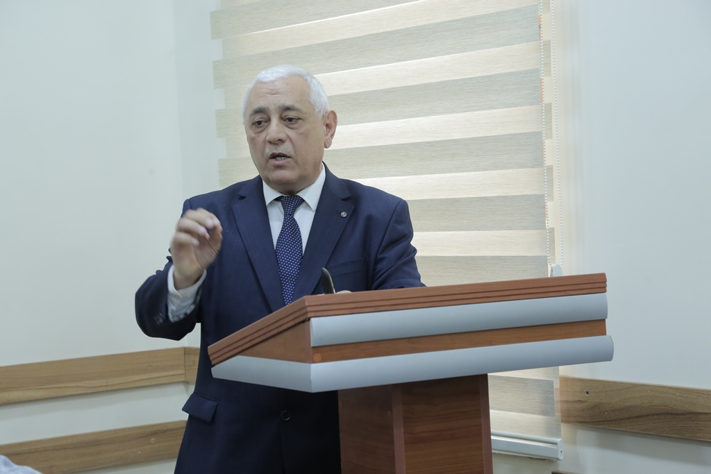 “Elm günü”nə həsr olunmuş “Dədə Qorqud eposunun “Alp Aruz variantı”nın bərpası problemləri” mövzusunda elmi seminar keçirilib