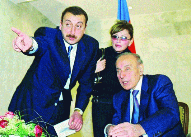 Prezident İlham Əliyev Ulu Öndər Heydər Əliyevin təməlini qoyduğu müdrik siyasi kursu inamla və uğurla davam etdirir