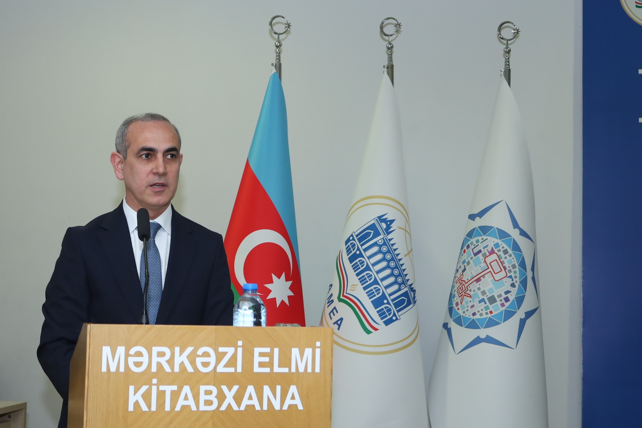 MEK-də Heydər Əliyev və kitabxana işinin təşkilinə həsr olunmuş konfrans keçirilib