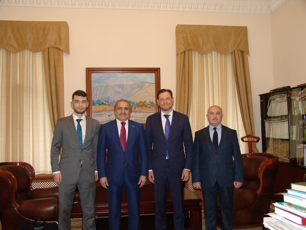 Beynəlxalq konfransın təşkilatçıları Ədəbiyyat Muzeyinin qonağı olublar