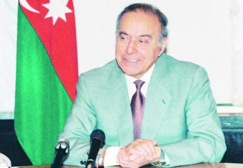 Heydər Əliyev fenomeni: siyasi portretin miqyası və şəxsiyyətin missiyası