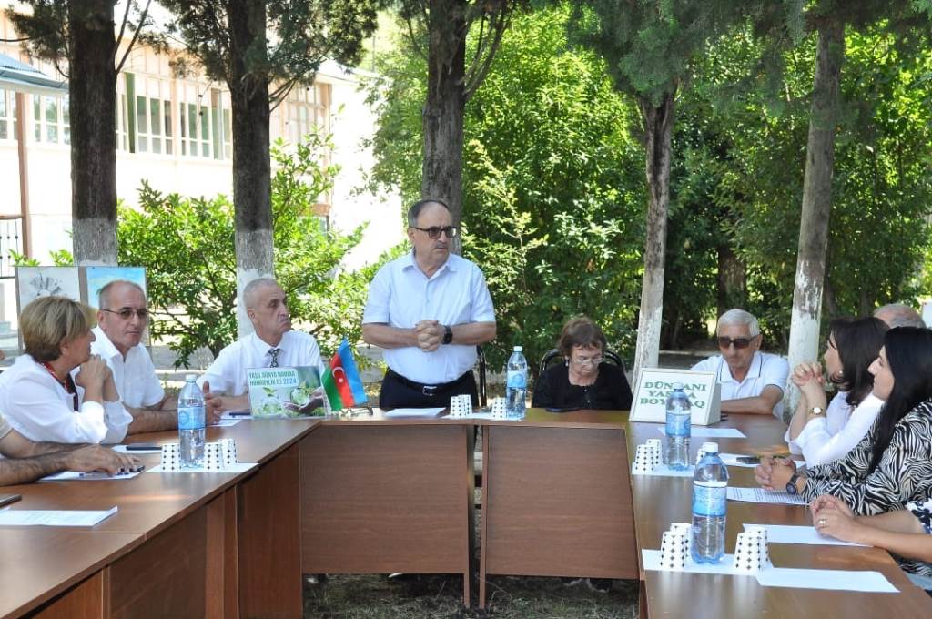 Şəki Regional Elmi Mərkəzində “Tanrının möcüzəsi ana təbiət” mövzusunda tədbir keçirilib