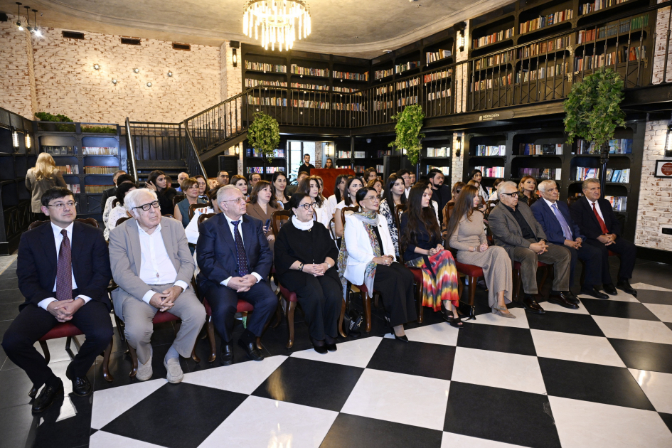 A presentation of the textbook titled “A Grammar of Contemporary Azerbaijani” was held at the Baku Book Center