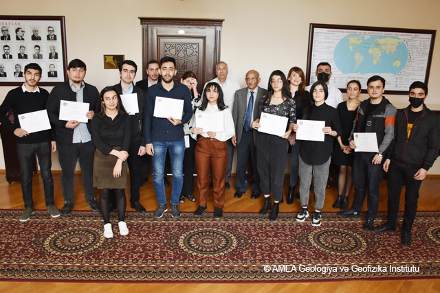 “Gələcəyə addım - 2” adlı geologiya və geofizika üzrə ümumrespublika olimpiadasının qalibləri mükafatlandırılıb