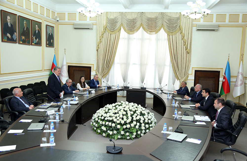 В НАНА состоялась научная дискуссия, посвященная истории государственности Азербайджана