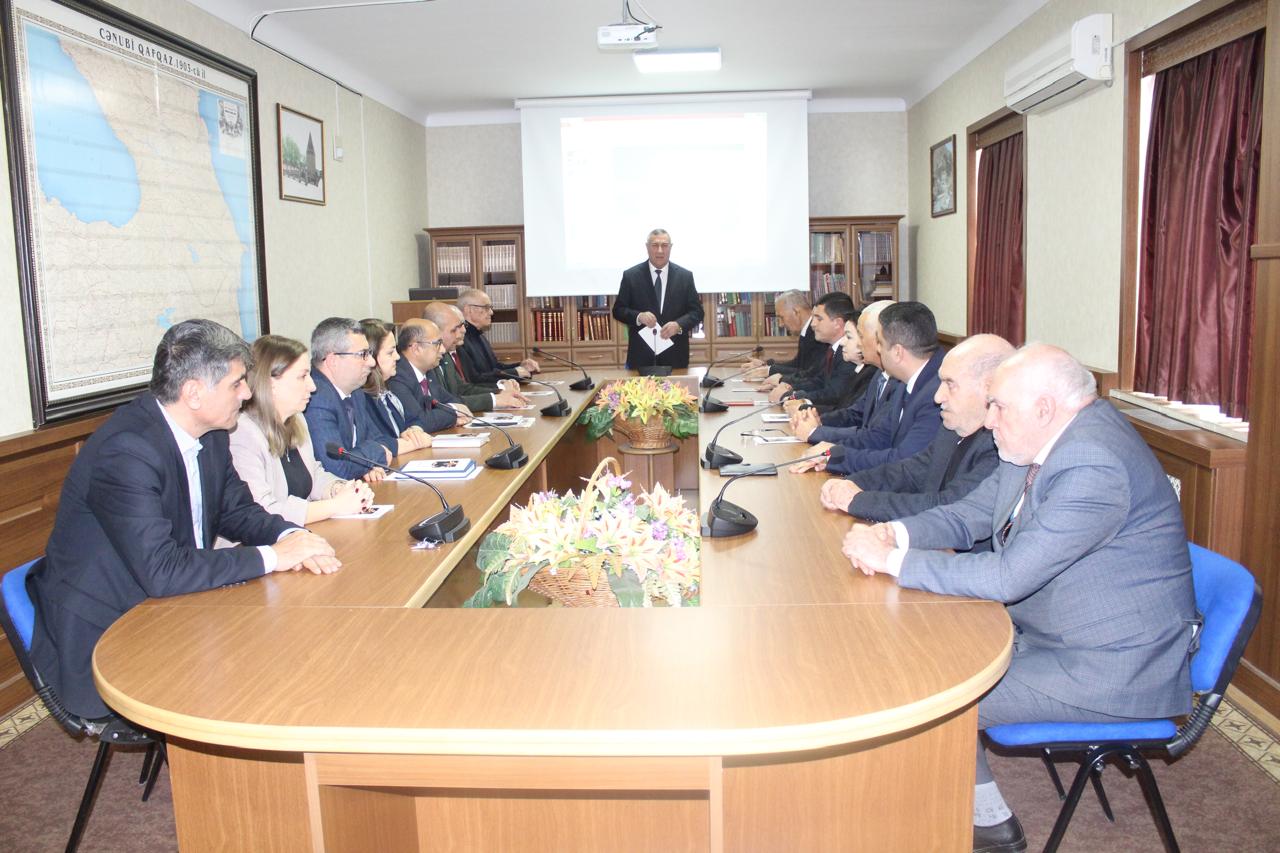 AMEA-nın Naxçıvan Bölməsində şair-publisist Qafar Qəribin 50 illik yubileyi qeyd olunub