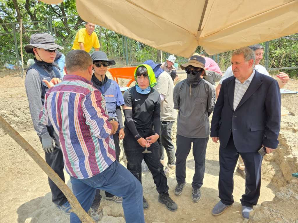 AMEA-nın prezidenti İsa Həbibbəyli Qəbələdə beynəlxalq arxeoloji ekspedisiyanın fəaliyyəti ilə tanış olub