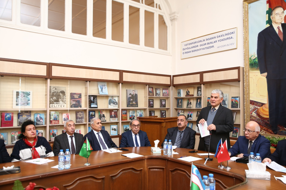 “Birinci Türkoloji Qurultayın 100 illiyi: Azərbaycan dilinin tədrisi məsələləri” mövzusunda beynəlxalq simpozium