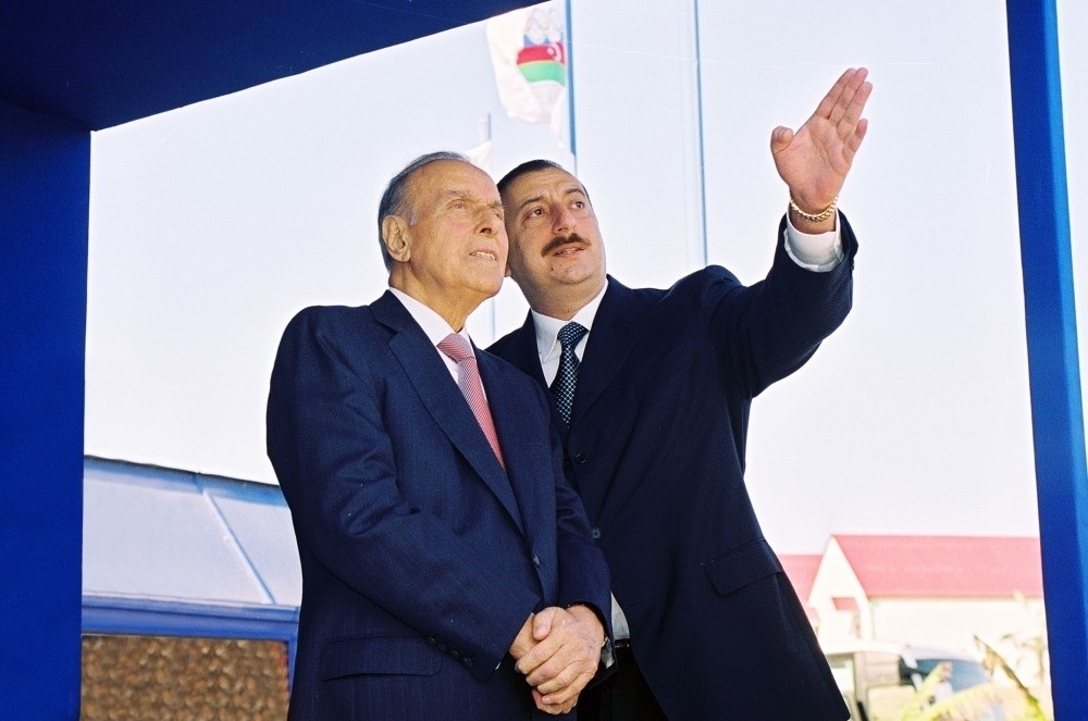 15 İyun – Milli Qurtuluş Günü: Azərbaycanın dövlətçilik tarixinin şanlı səhifəsi