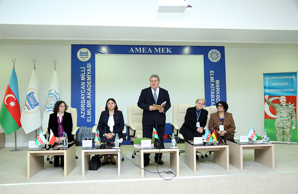 AMEA-da “Sadıq bəy Ağabəyzadə – XX əsr şərqşünaslıq elminin görkəmli nümayəndəsi kimi” mövzusunda beynəlxalq elmi konfrans keçirilir