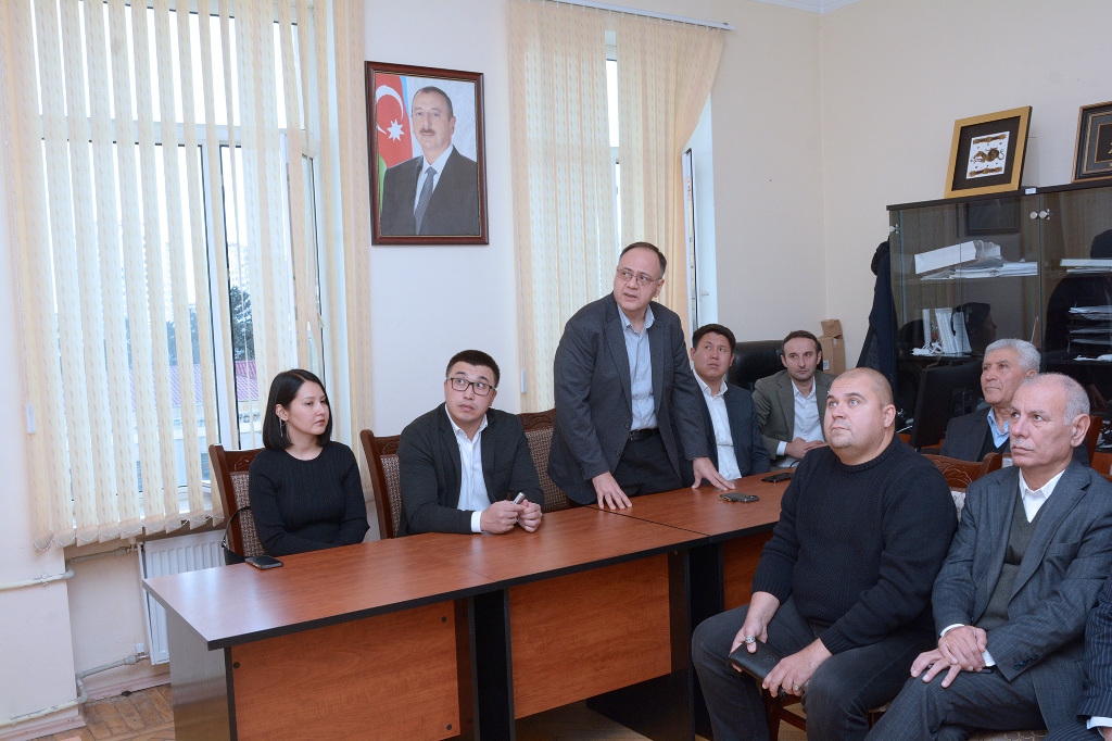 Arxeologiya və Antropologiya İnstitutunda qazaxıstanlı alim elmi seminar keçirib