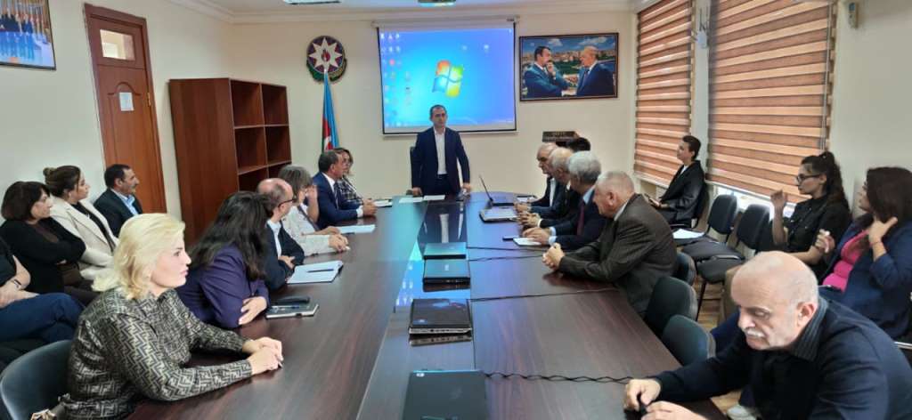 Coğrafiya İnstitutunun Elmi şurasında təcrübə hesabatı dinlənilib