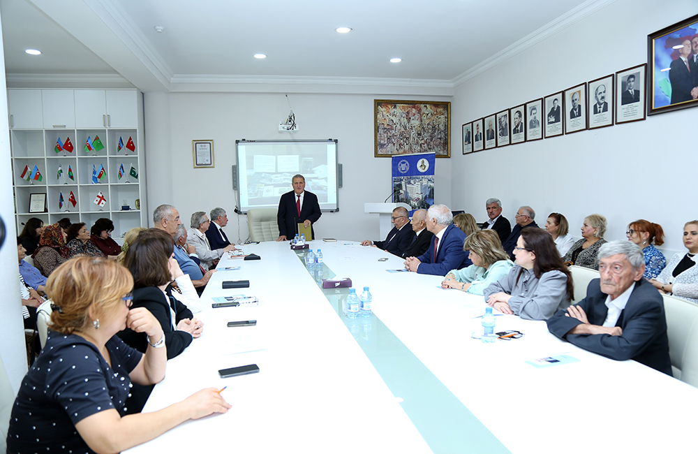 AMEA-da “Bəkir Nəbiyev və ədəbiyyatşünaslığın aktual problemləri” adlı elmi sessiya keçirilib