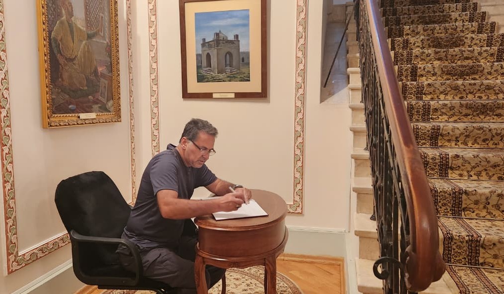 Çingiz Kuzəçioğlu: “Ədəbiyyat Muzeyində yaşadığım sevinci sözlə ifadə edə bilmirəm”