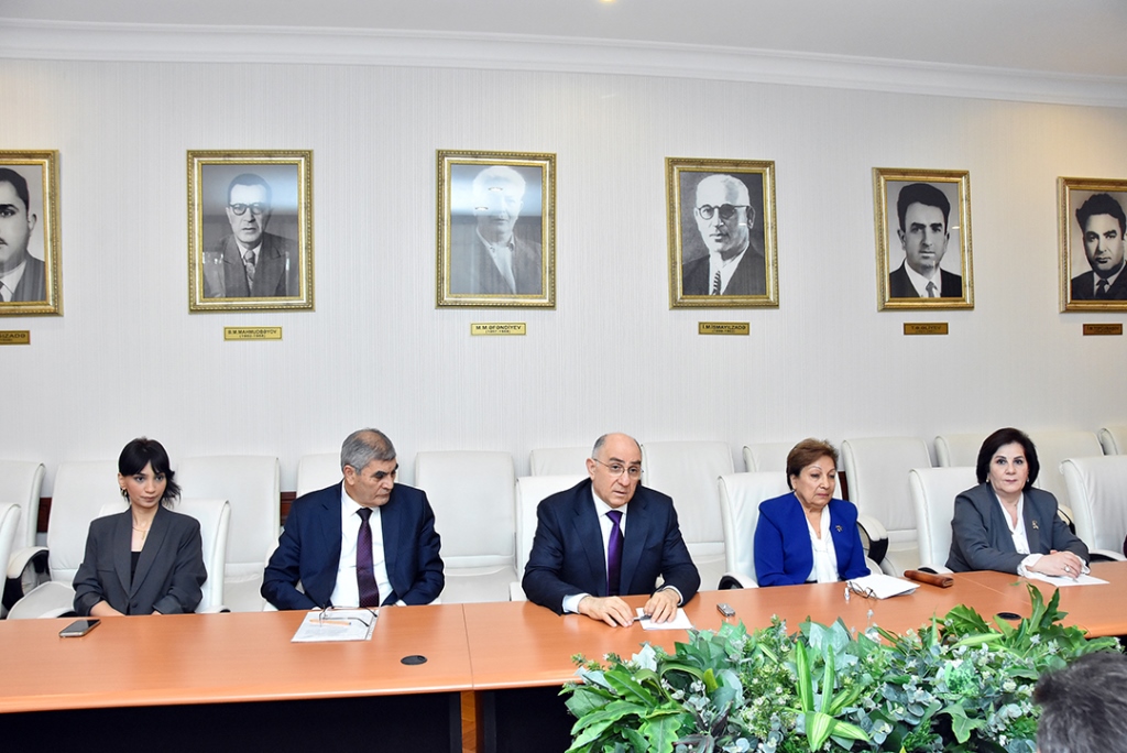 Azərbaycan Tibb Universiteti ilə İnformasiya Texnologiyaları İnstitutu arasında əməkdaşlıq memorandumu imzalanıb