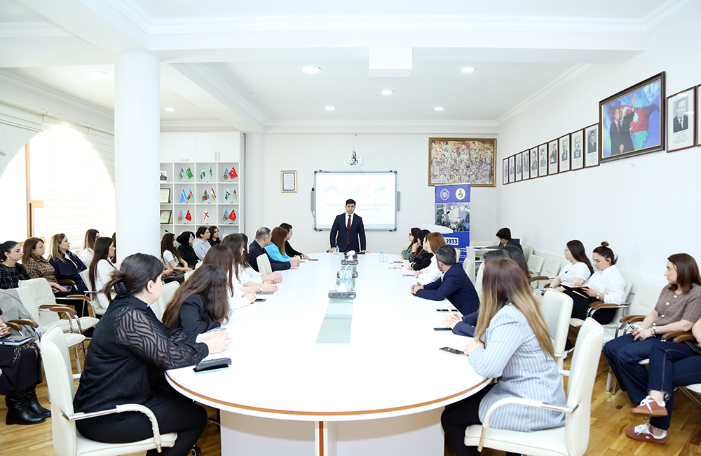 Вызовы эпохи цифровизации – научный семинар в Институте литературы НАНА