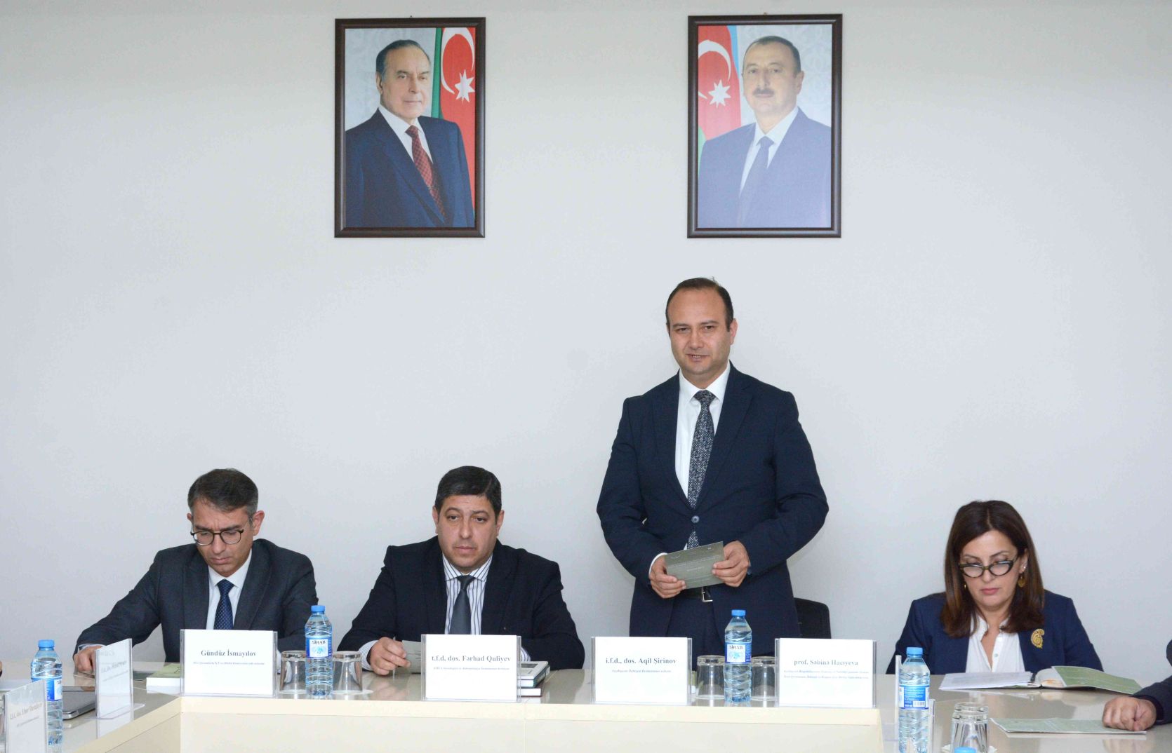 “Azərbaycanın İslam dövrü qəbiristanlıqları: tarixi-arxeoloji və mədəni irs perspektivləri” mövzusunda dəyirmi masa keçirilib