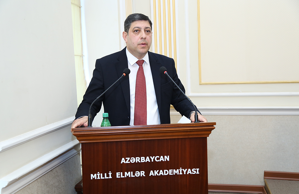 Fərhad Quliyev: “Dövlət başçısının süni intellekt və rəqəmsallaşma ilə bağlı qarşıya qoyduğu strateji vəzifələrin həyata keçirilməsi məqsədilə kompleks tədbirlər həyata keçirilir”