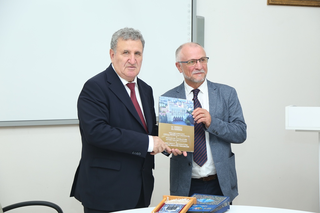 Academician Isa Habibbeyli met with professor of Vrije Universiteit Brussel Philippe Humblé