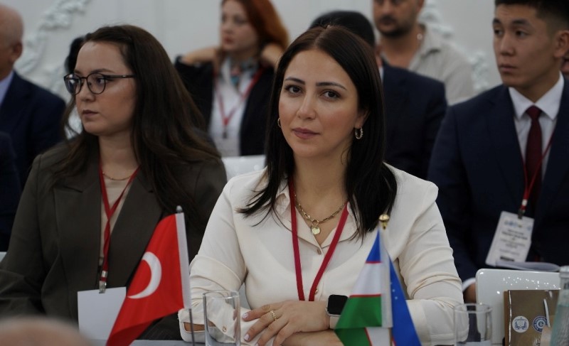 AMEA Rəyasət Heyətinin əməkdaşı Özbəkistanda keçirilən beynəlxalq simpoziumda Qarabağ folkloru mövzusunda məruzə edib
