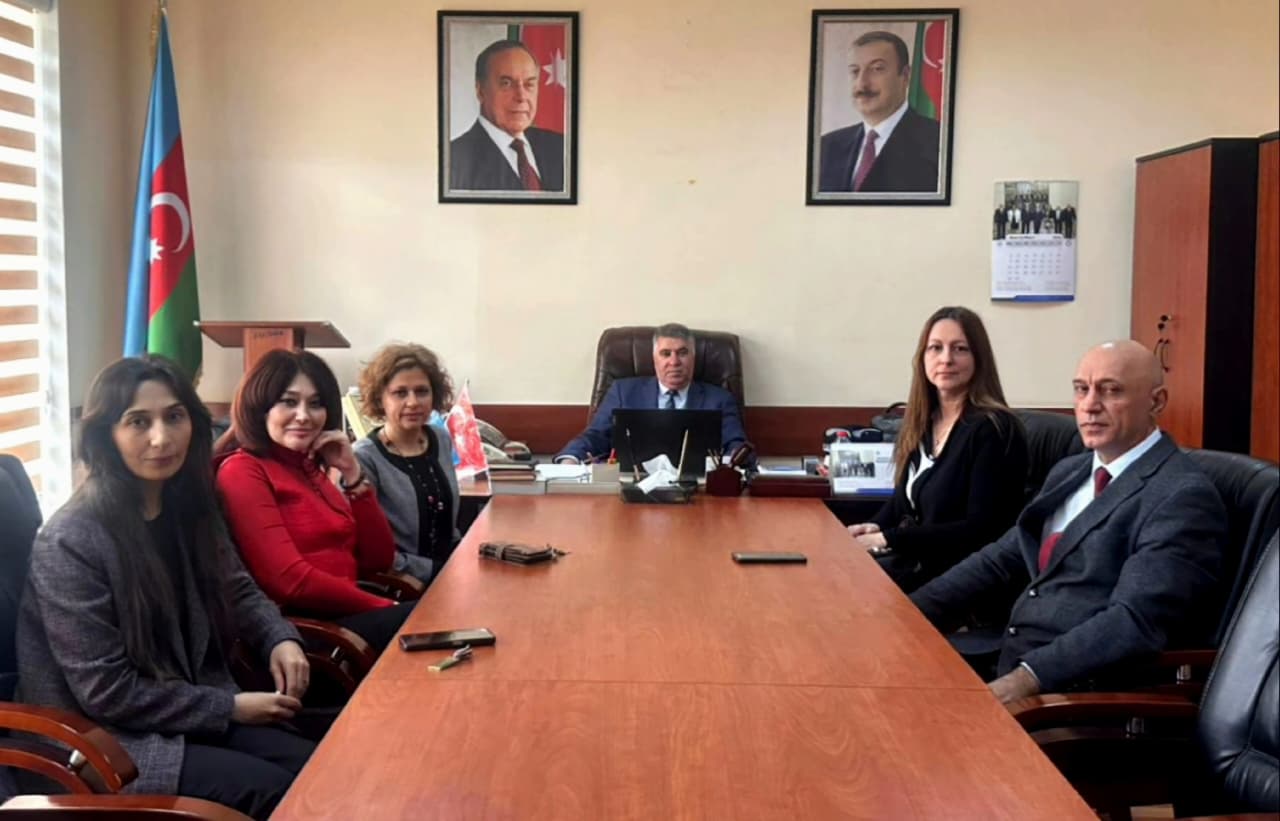 Sofiya Universitetinin professor-müəllim heyəti Dilçilik İnstitutunun qonağı olub