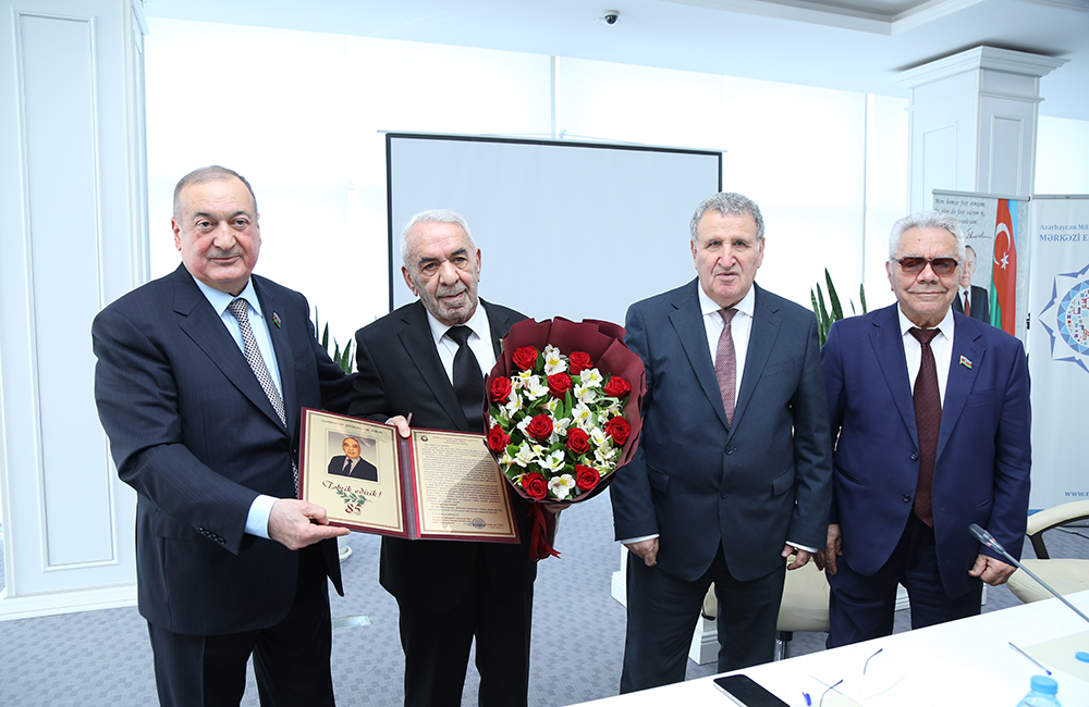 AMEA-nın müxbir üzvü Qorxmaz İmanovun 85 illik yubileyi qeyd olunub