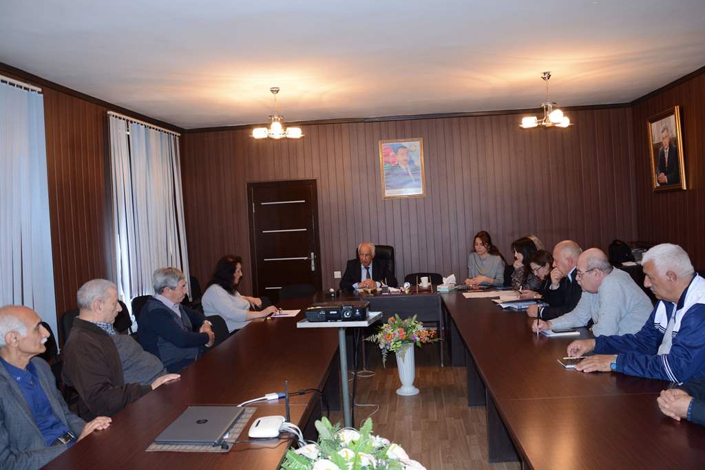 Radiasiya Problemləri İnstitutunda elmi-tədqiqat işlərinin fəaliyyət istiqamətləri müzakirə edilib