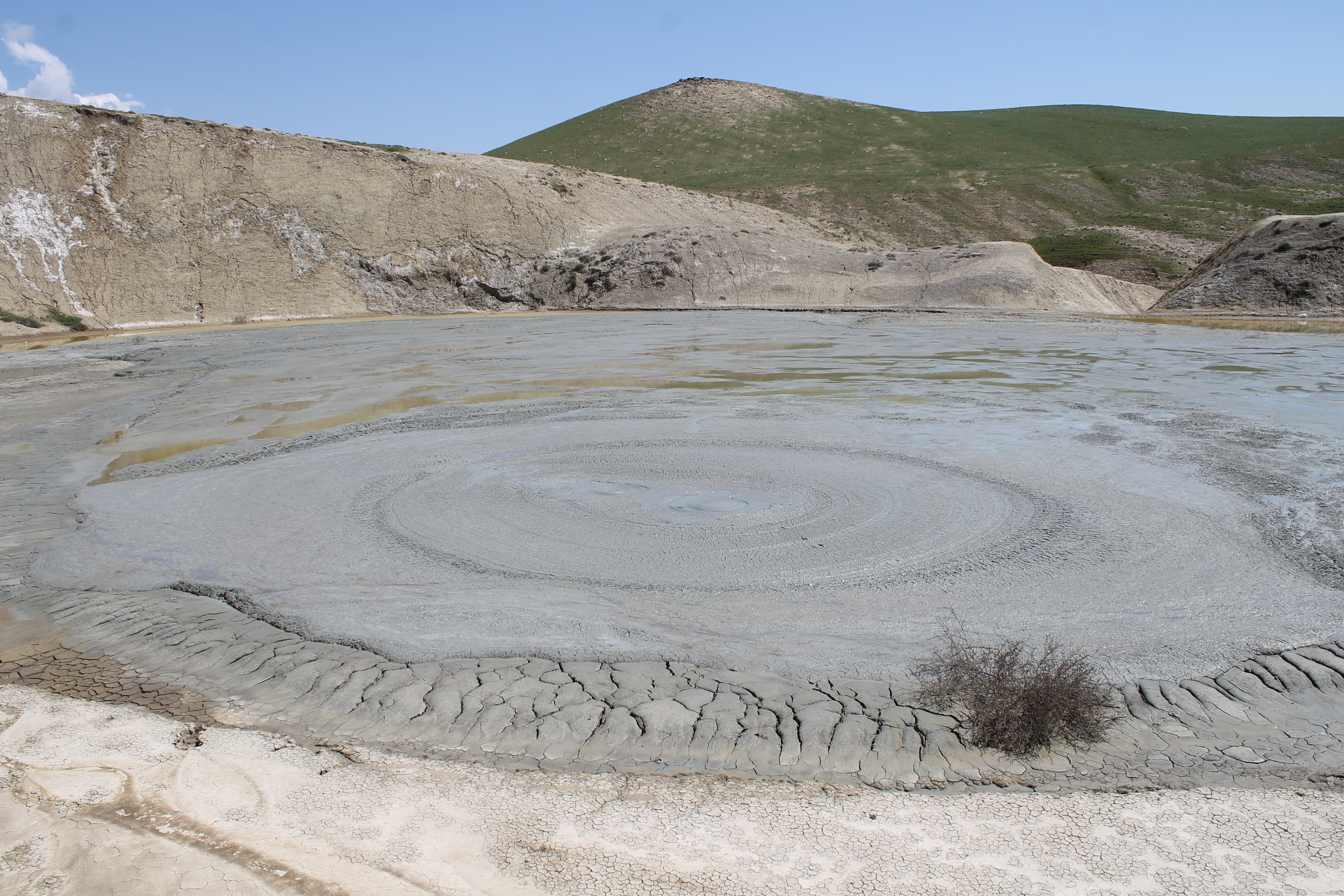 Abşeron yarımadasında palçıq vulkanı püskürməsi ilə bağlı yayılan xəbərlər təsdiqini tapmayıb