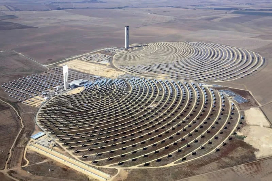 Alimlər avtomobil güzgüləri vasitəsilə günəş enerjisinin hasilatını 40 faiz ucuzlaşdırıblar