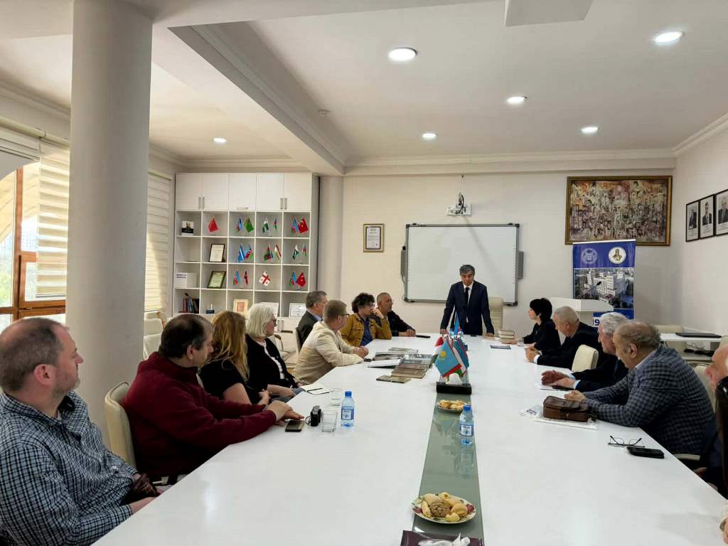 Ədəbiyyat İnstitutunda Almaniyadan gələn ziyalılarla görüş olub