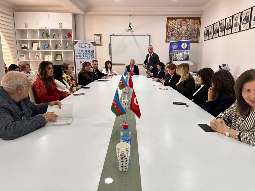 Dilçilik İnstitutunda kitab təqdimatı keçirilib
