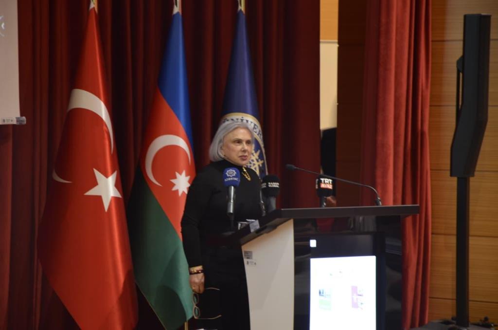 “Dünya türkdən başlanır, biz Azərbaycan türkləriyik!”