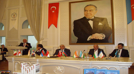 В Гяндже начала работу VIII Международная конференция Ататюрка