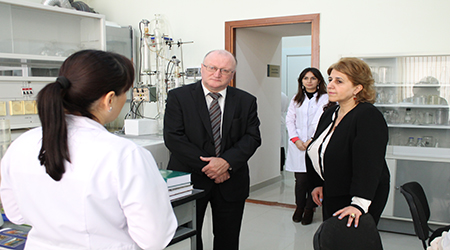 Chief Scientific Secretary of the Belarus National Academy of Sciences visited the Institute of Molecular Biology and Biotechnology