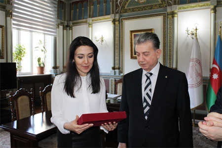 Президент НАНА встретился с чрезвычайным и полномочным послом Азербайджанской Республики в Республике Болгария