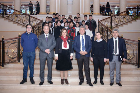 Students got acquainted with the exhibition dedicated to the anniversary of ANAS